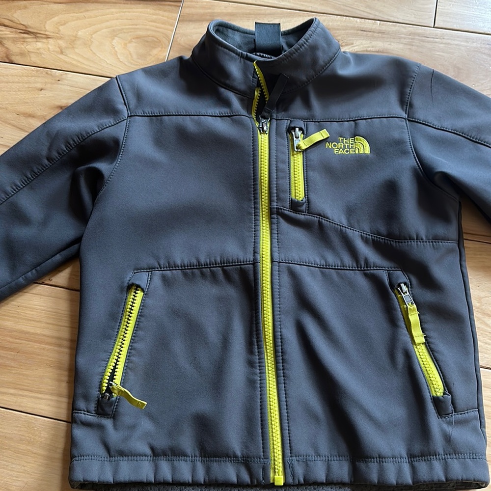 Children’s XS north face jacket.